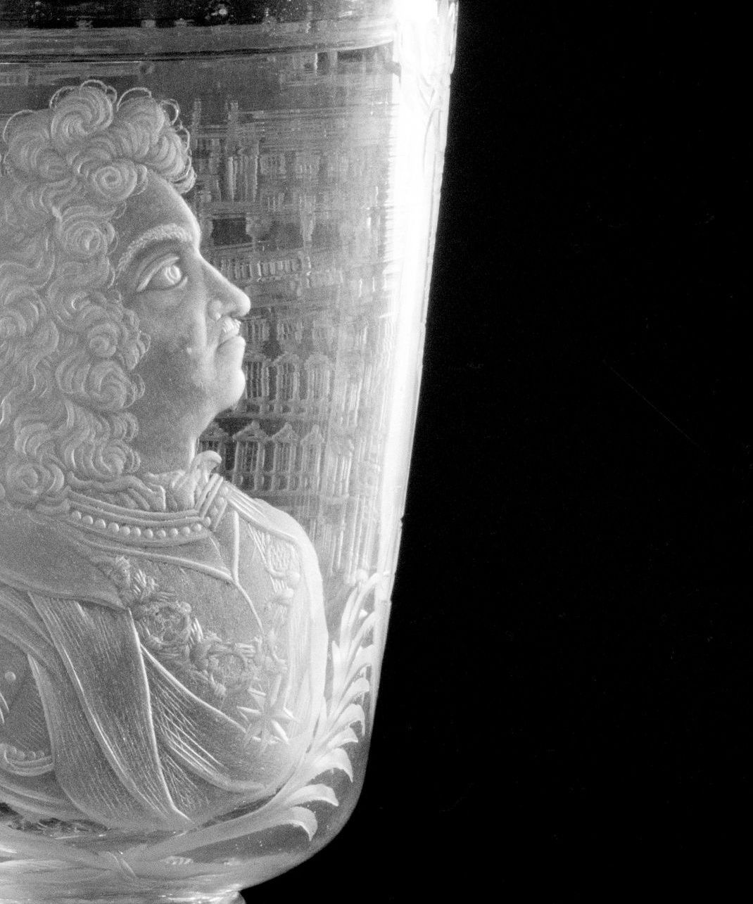 Deckelpokal mit dem Porträt König Friedrichs I. und dem Berliner Schloss (Detail), wohl Potsdam, Heinrich Friedrich Halter, um 1704-1710, Stiftung Preußische Schlösser und Gärten Berlin-Brandenburg, Foto: Wolfgang Pfauder Bild